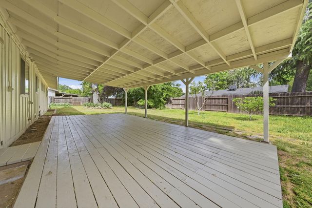 3560 Sacramento Drive, Redding, CA 96001