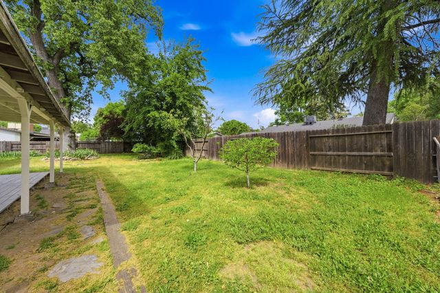 3560 Sacramento Drive, Redding, CA 96001