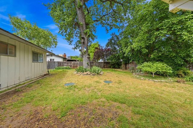 3560 Sacramento Drive, Redding, CA 96001