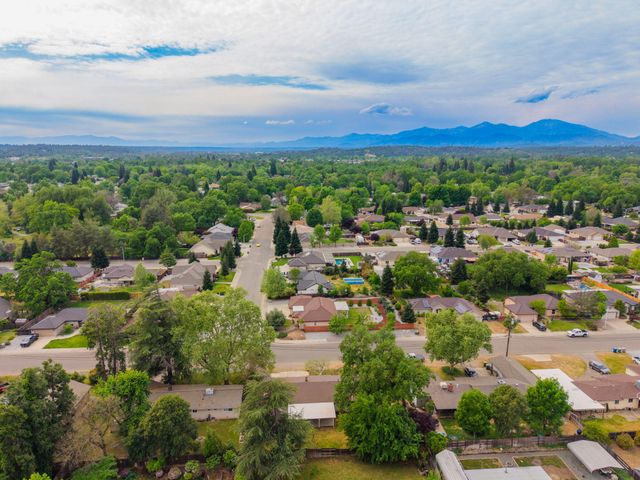 3560 Sacramento Drive, Redding, CA 96001