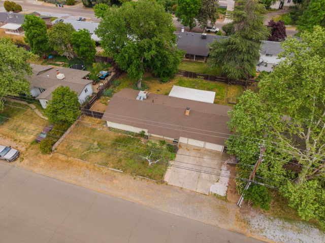 3560 Sacramento Drive, Redding, CA 96001