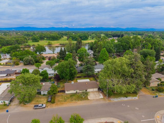 3560 Sacramento Drive, Redding, CA 96001