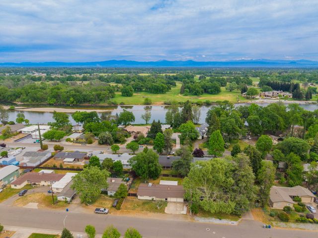 3560 Sacramento Drive, Redding, CA 96001