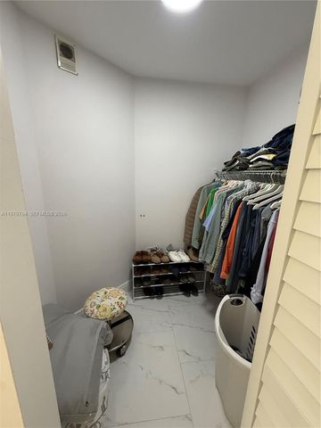 3661 Via Poinciana 206, Lake Worth, FL 33467