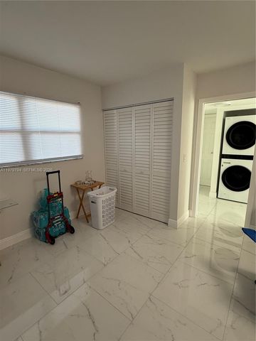 3661 Via Poinciana 206, Lake Worth, FL 33467