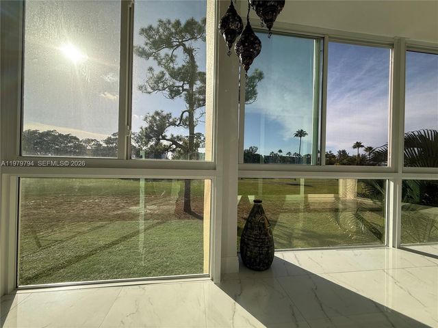 3661 Via Poinciana 206, Lake Worth, FL 33467