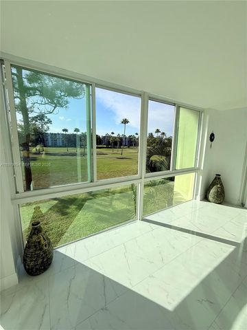 3661 Via Poinciana 206, Lake Worth, FL 33467