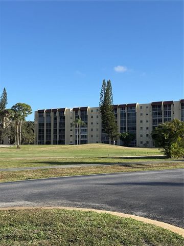 3661 Via Poinciana 206, Lake Worth, FL 33467