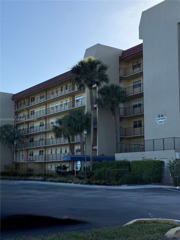 3661 Via Poinciana 206, Lake Worth, FL 33467