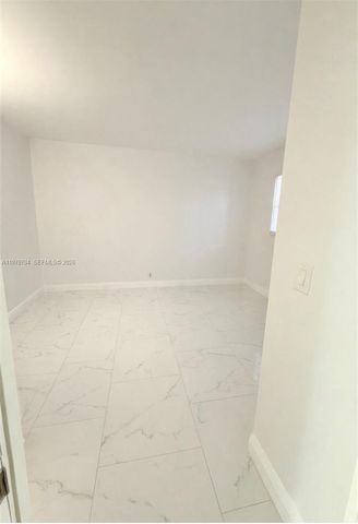 3661 Via Poinciana 206, Lake Worth, FL 33467