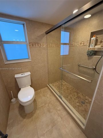 3661 Via Poinciana 206, Lake Worth, FL 33467