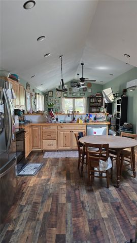 1325 Whorton Mountain Road, London, AR 72847