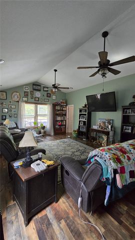 1325 Whorton Mountain Road, London, AR 72847