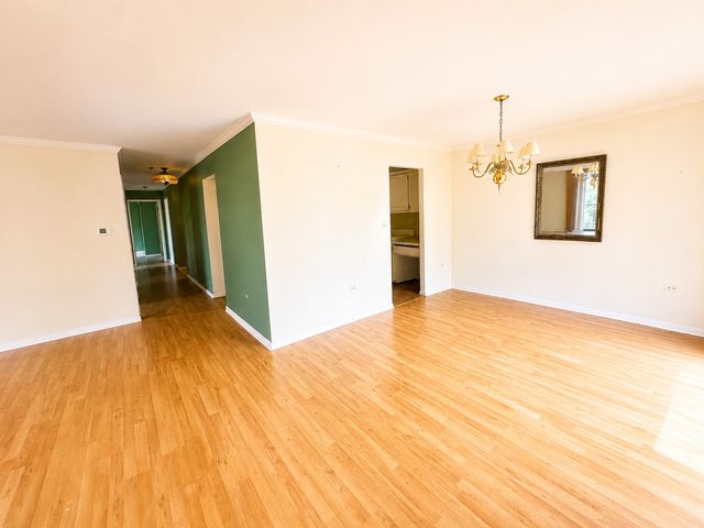 125 Acacia Circle 404, Indian Head Park, IL 60525