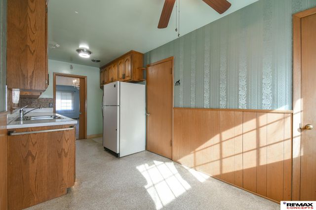 1810 S 48Th Street, Lincoln, NE 68506