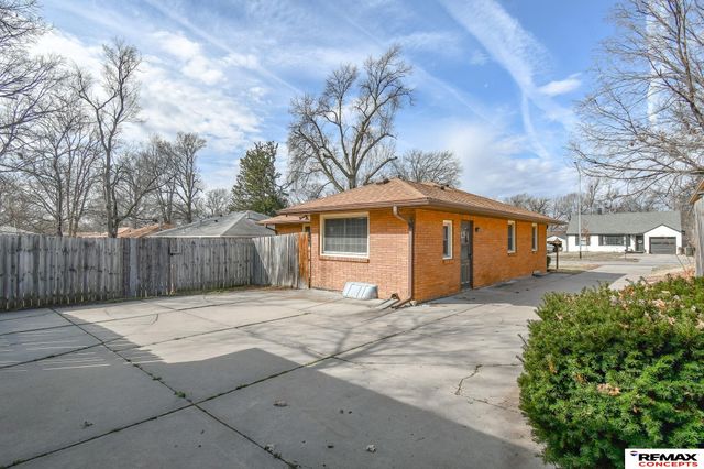 1810 S 48Th Street, Lincoln, NE 68506