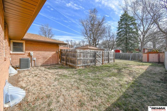 1810 S 48Th Street, Lincoln, NE 68506
