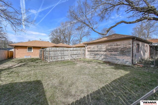 1810 S 48Th Street, Lincoln, NE 68506