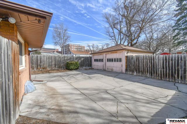 1810 S 48Th Street, Lincoln, NE 68506