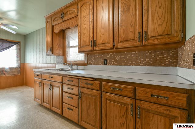 1810 S 48Th Street, Lincoln, NE 68506