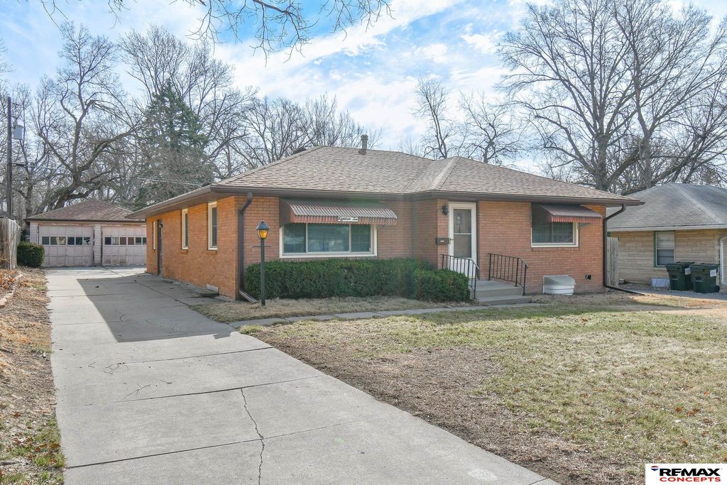 1810 S 48Th Street, Lincoln, NE 68506