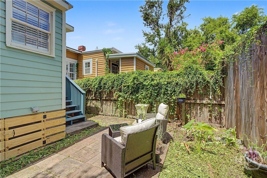 Image 13 of property listing at 534 E Gordon Lane, Savannah, GA 31401