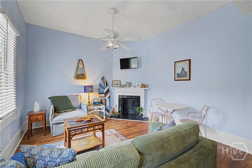 Image 2 of property listing at 534 E Gordon Lane, Savannah, GA 31401