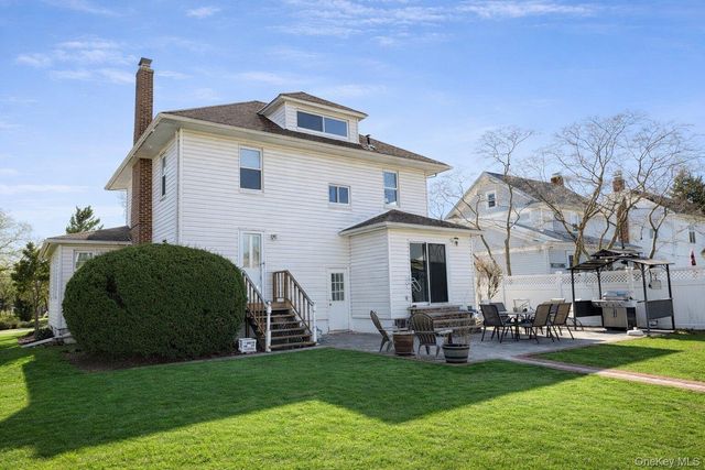 60 Lloyd Avenue, Lynbrook, NY 11563