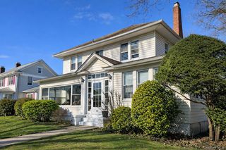60 Lloyd Avenue, Lynbrook, NY 11563