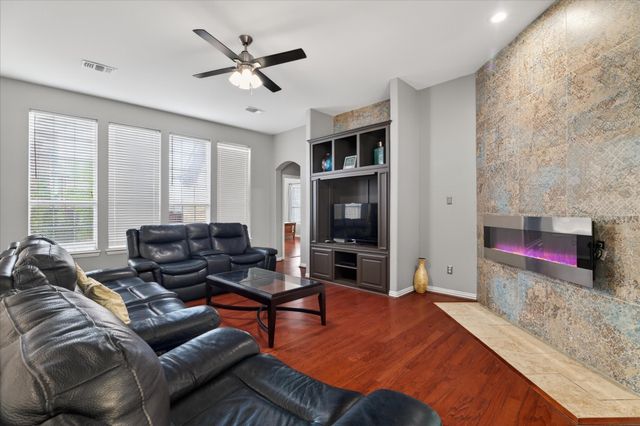 8708 Rugby Road, Irving, TX 75063