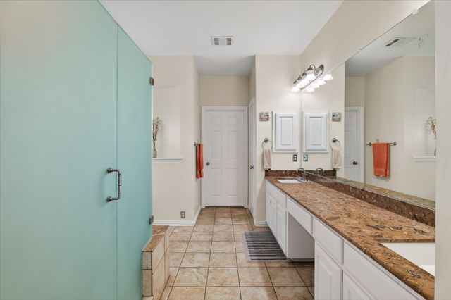 8708 Rugby Road, Irving, TX 75063