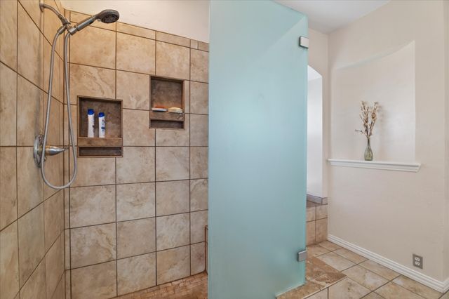 8708 Rugby Road, Irving, TX 75063