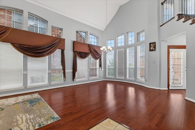 8708 Rugby Road, Irving, TX 75063