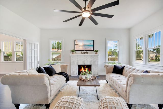 1318 S PARK AVENUE, Sanford, FL 32771