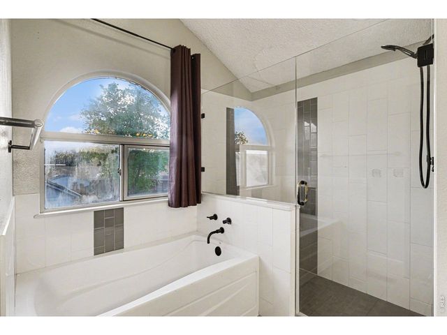 1037 Deer Creek Ln, Fort Collins, CO 80526