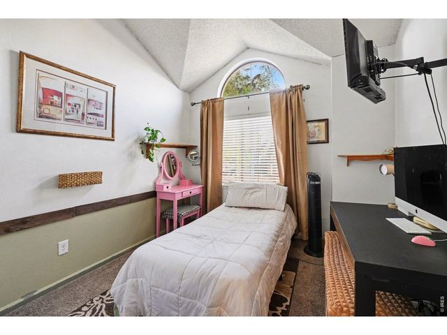 1037 Deer Creek Ln, Fort Collins, CO 80526