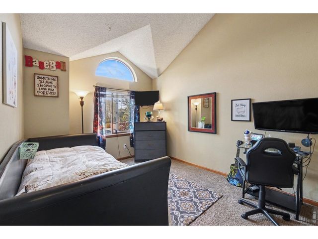 1037 Deer Creek Ln, Fort Collins, CO 80526