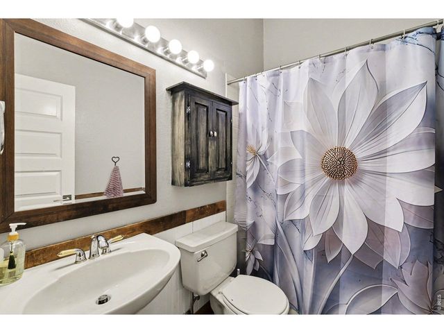 1037 Deer Creek Ln, Fort Collins, CO 80526