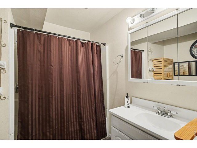 1037 Deer Creek Ln, Fort Collins, CO 80526