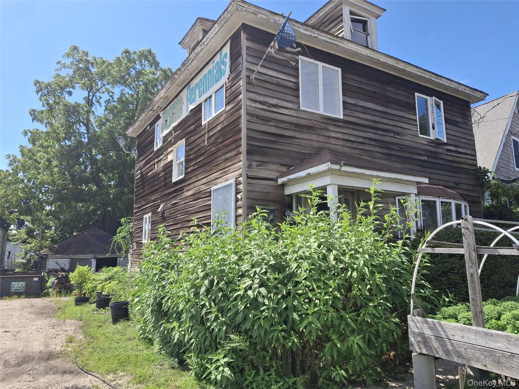 164 LITTLE EAST NECK, West Babylon, NY 11704 — exterior