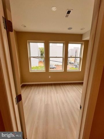 540 EDGLEY ST, Philadelphia, PA 19122