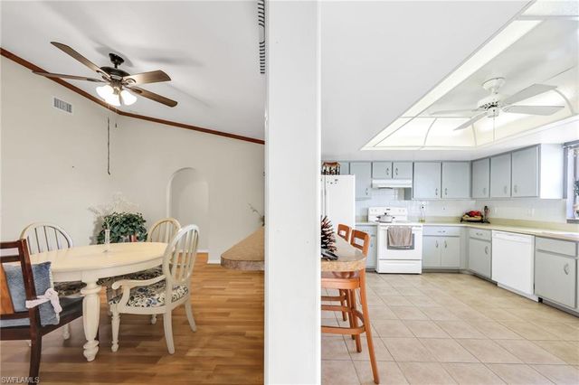 1942 SW 2nd PL, Cape Coral, FL 33991