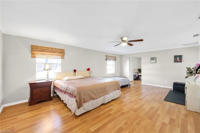 1942 SW 2nd PL, Cape Coral, FL 33991