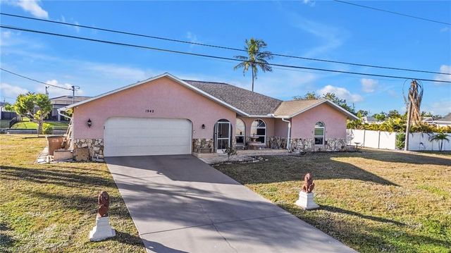 1942 SW 2nd PL, Cape Coral, FL 33991