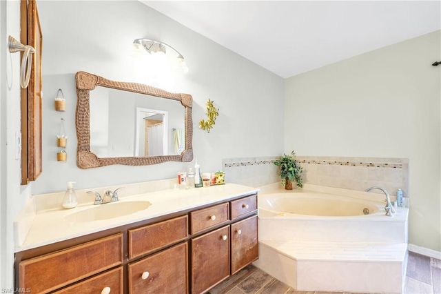 1942 SW 2nd PL, Cape Coral, FL 33991