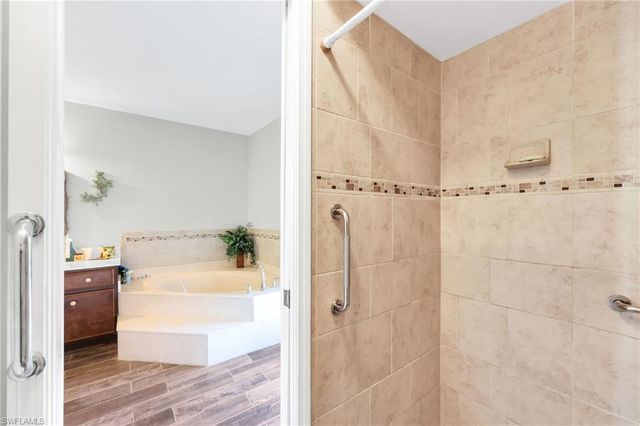 1942 SW 2nd PL, Cape Coral, FL 33991