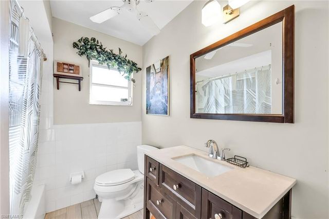 1942 SW 2nd PL, Cape Coral, FL 33991