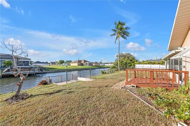 1942 SW 2nd PL, Cape Coral, FL 33991