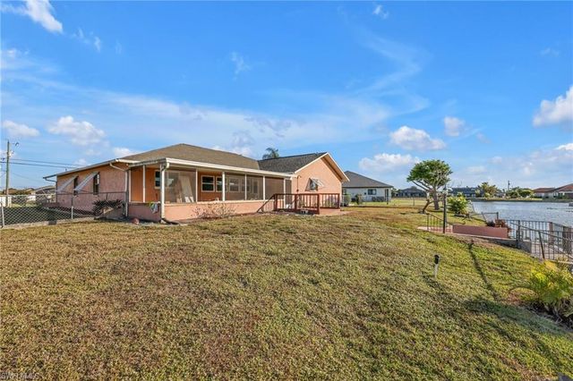 1942 SW 2nd PL, Cape Coral, FL 33991