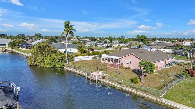 1942 SW 2nd PL, Cape Coral, FL 33991